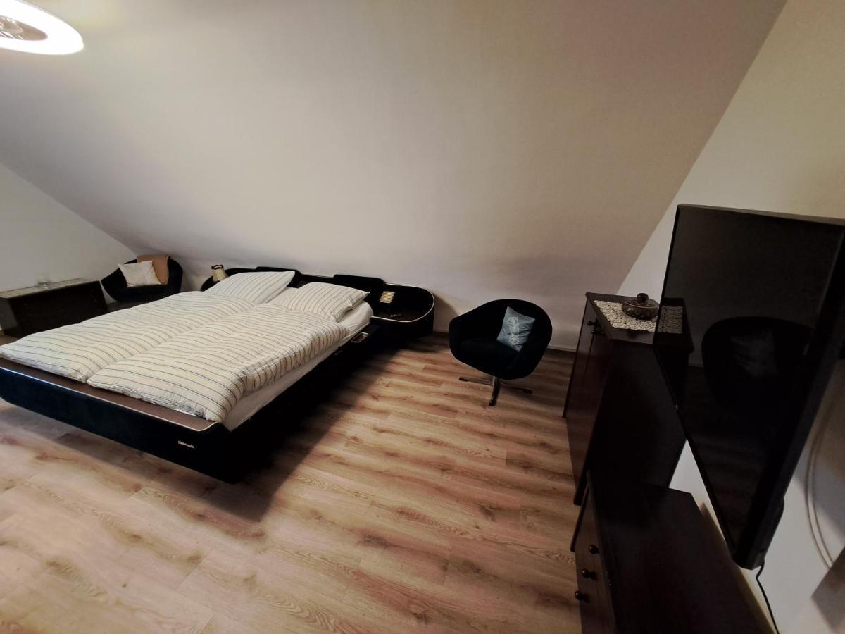 Muttis Apartment Мьонхенгладбах Екстериор снимка