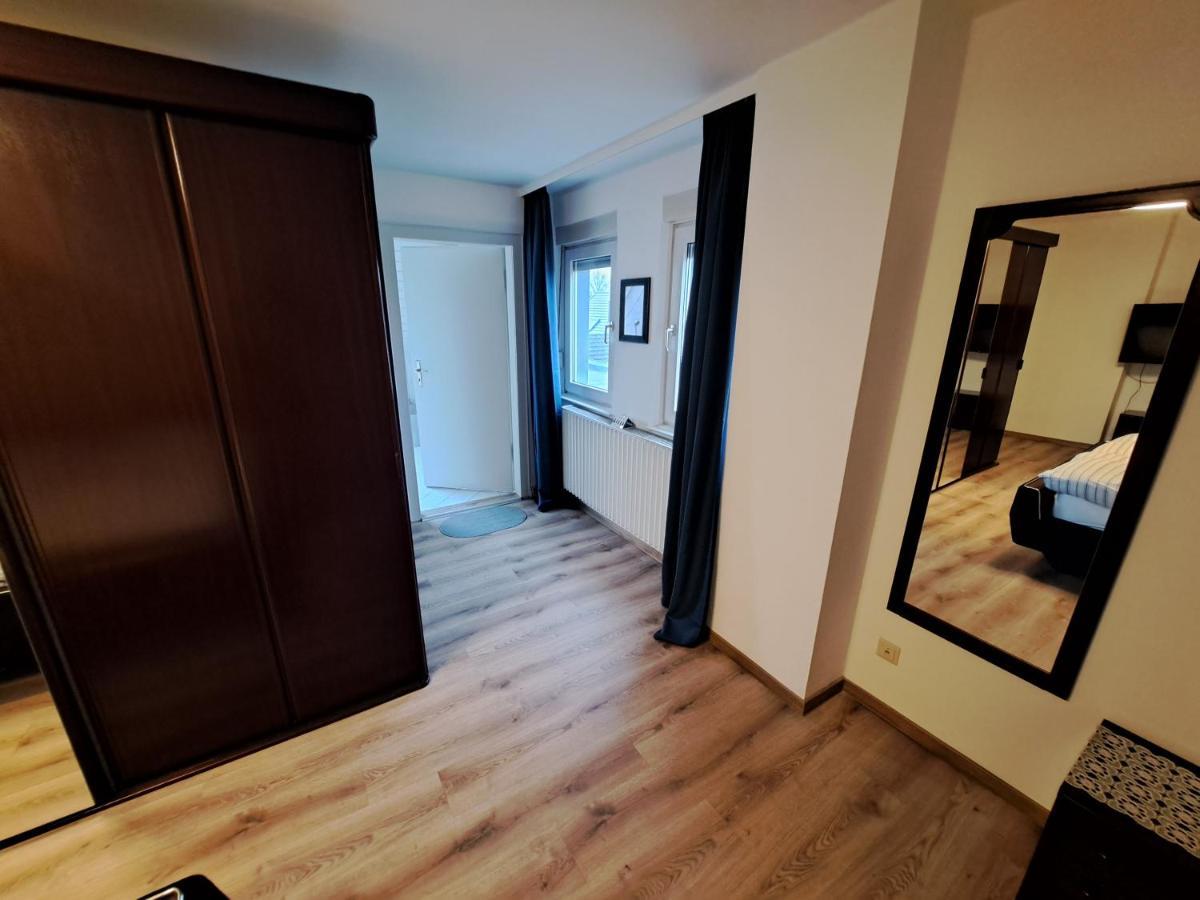 Muttis Apartment Мьонхенгладбах Екстериор снимка