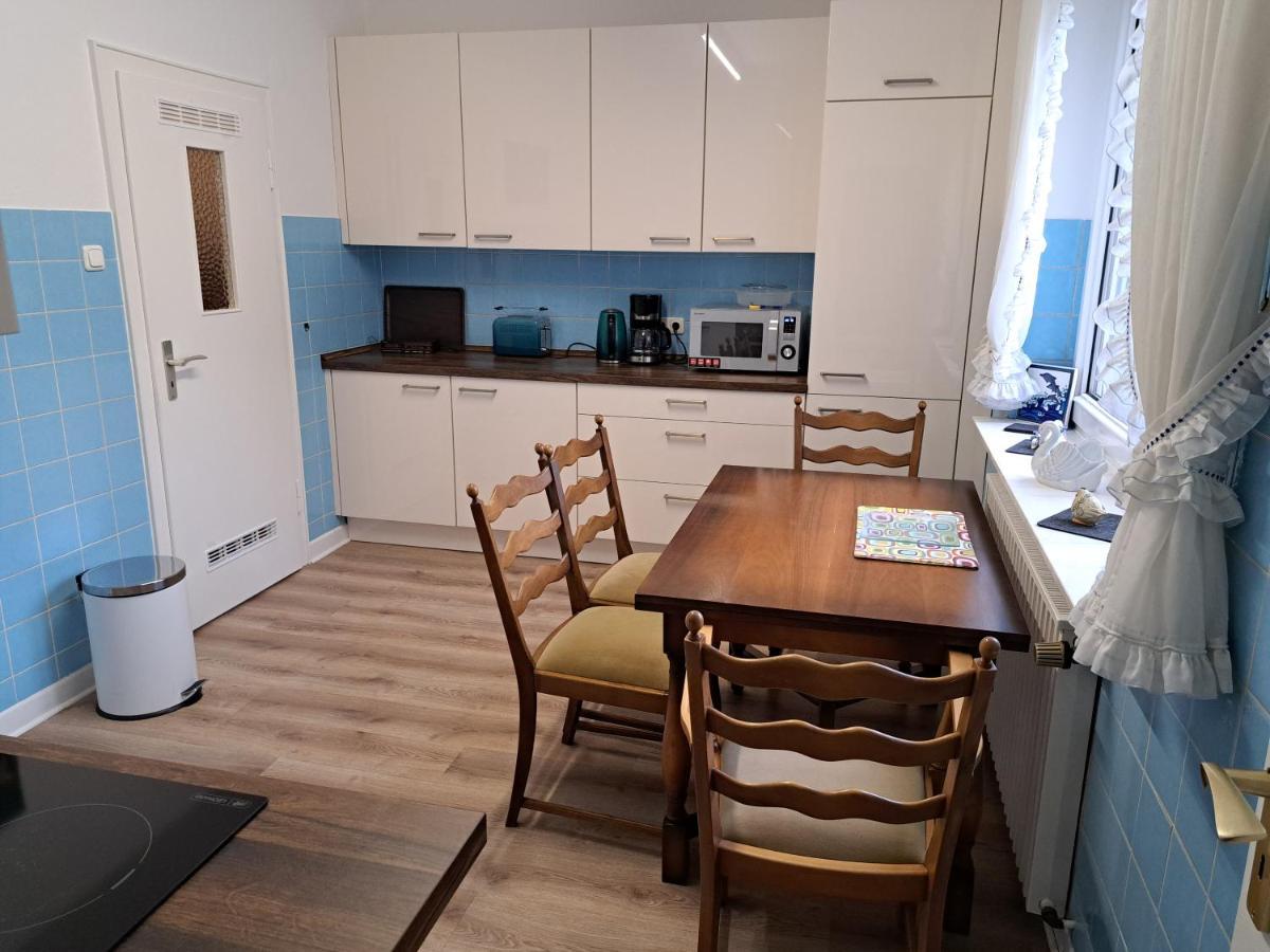 Muttis Apartment Мьонхенгладбах Екстериор снимка